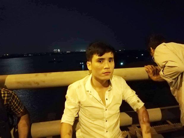 Tìm thấy thi thể nạn nhân rơi xuống sông Hồng trong vụ container tông một loạt xe máy từ cầu Thanh Trì-2