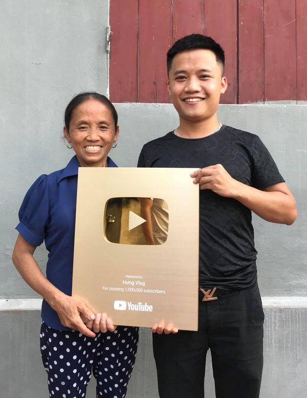 Bà Tân vê lốc có thể kiếm 400 triệu/tháng, hai con trai cũng là Youtuber thì sao?-4