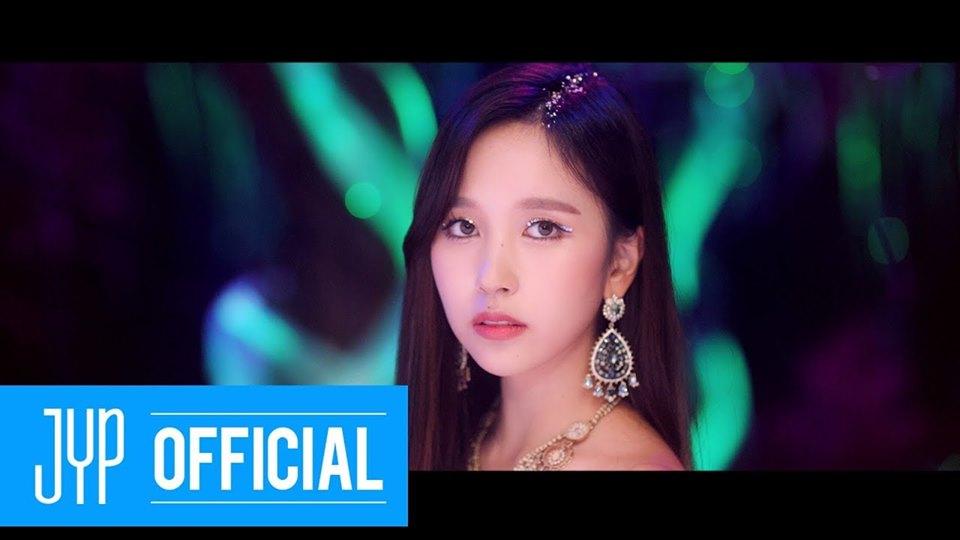 Thành viên Mina xuất hiện trong mini album thứ 8 của TWICE mang tên 