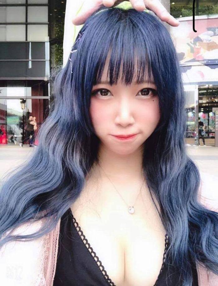 Cô nàng bán thịt nướng nóng bỏng đốt mắt dân tình-2