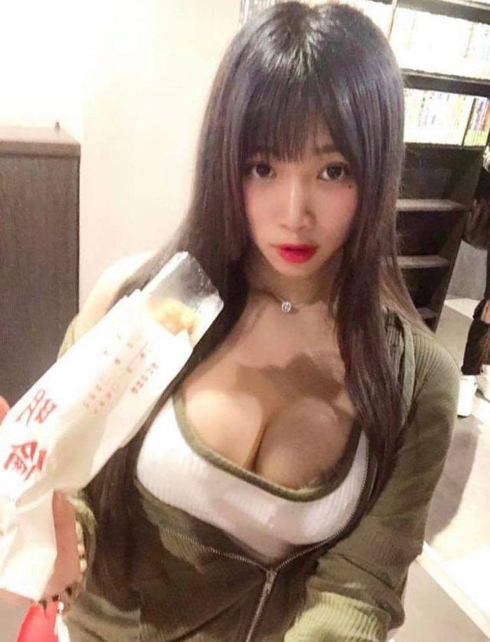 Cô nàng bán thịt nướng nóng bỏng đốt mắt dân tình-4