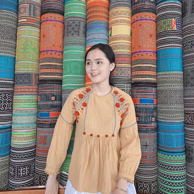 Hội bạn gái cầu thủ giỏi kiếm tiền nhờ kinh doanh khi còn rất trẻ-2