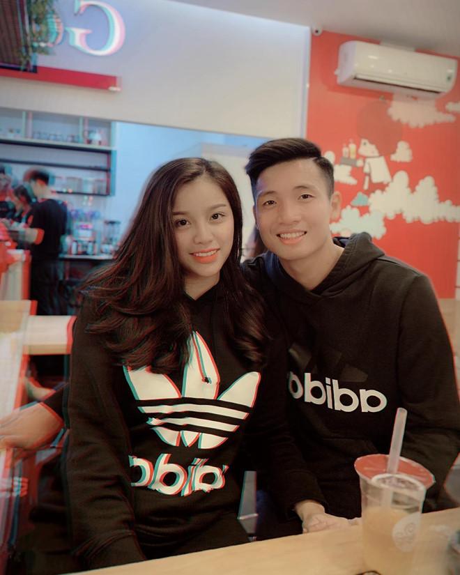 Hội bạn gái cầu thủ giỏi kiếm tiền nhờ kinh doanh khi còn rất trẻ-5