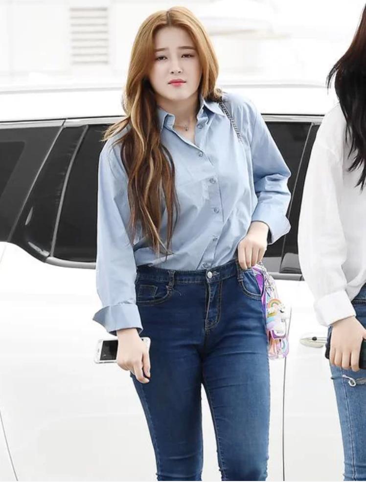 Nancy nhiều lần tự phá dáng với đồ cạp cao-4