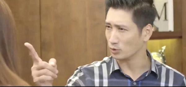 Hoa hồng trên ngực trái lộ cảnh Trà tiểu tam bị Thái túm tóc đánh như kẻ thù-3