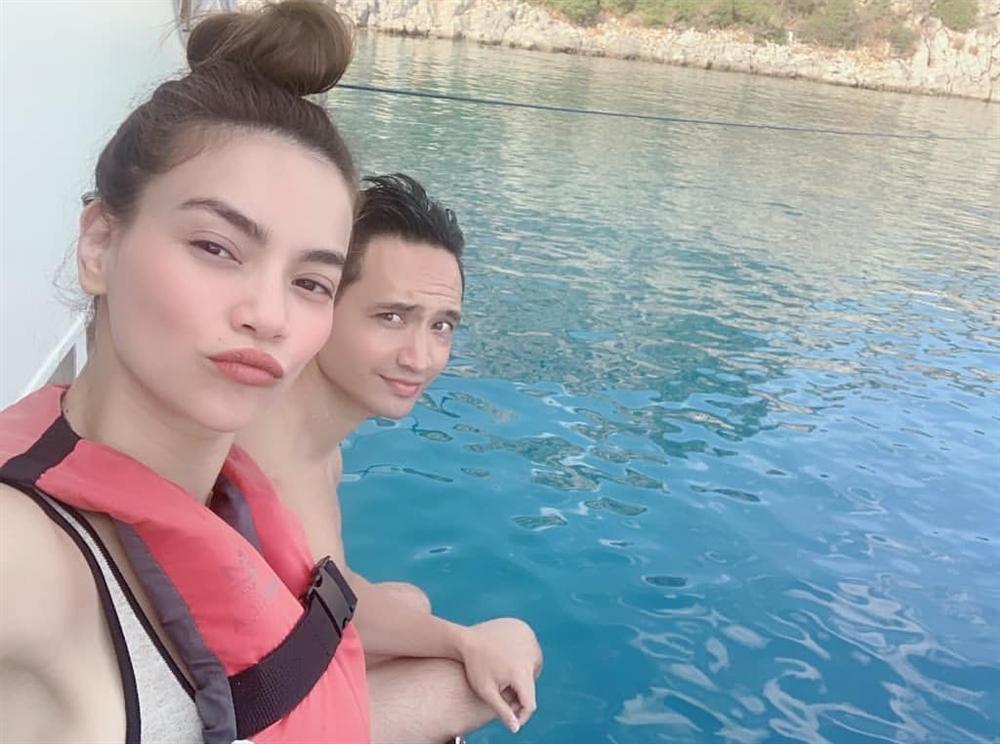 Kim Lý quá ngọt ngào khi biến sân bay thành thiên đường tình yêu với Hồ Ngọc Hà-7