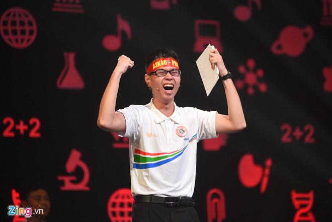 Quán quân Olympia và các gương mặt nổi bật của chuyên Phan Bội Châu-2