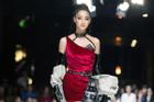 Sau đăng quang chưa lâu, hoa hậu Lương Thùy Linh đã nâng hạng kỹ năng catwalk lên đỉnh cao mới