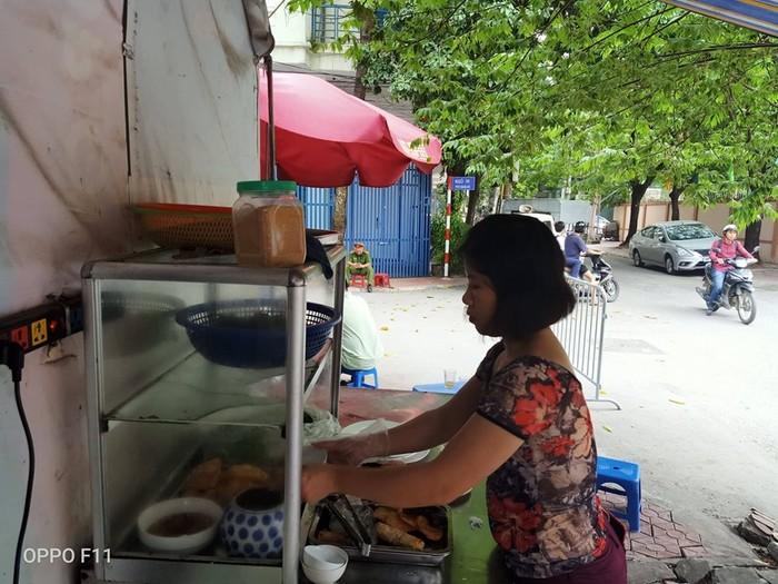 Vụ thanh niên sát hại bạn gái và bạn cùng phòng rồi tự tử: Nghi phạm đợi sẵn ngoài hàng lang từ đêm để chờ thời cơ ra tay-2