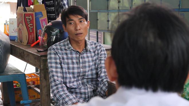 Người chồng dìm vợ xuống nước rồi kéo lên tát tới tấp trước mặt 2 con nhỏ: Em rất hối hận, mong gia đình vợ tha thứ-1