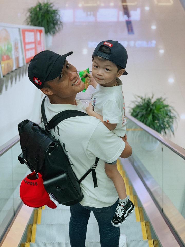 Kỳ Hân tiết lộ quyết định đưa con sang Czech định cư với ông bà nội-3