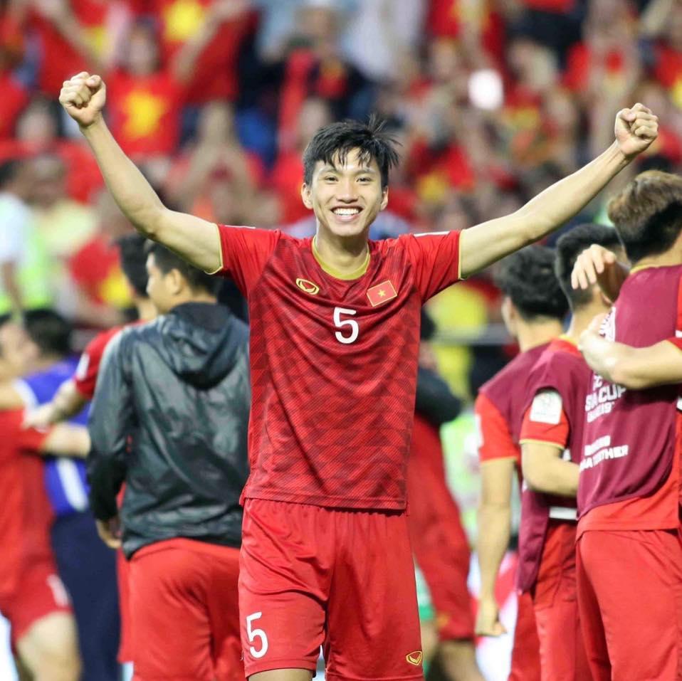 Rơm rớm nước mắt vì phải xa Văn Hậu nhưng lời nhắn sặc mùi cà khịa của Bùi Tiến Dũng làm fan thích thú-1