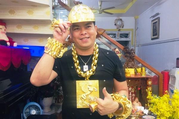 Sau khi khoe vàng và dàn xe hiếm, hiện Phúc XO đối diện hình phạt nào?-2