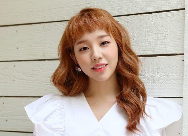 Nữ ca sĩ solo Baek A Yeon rời JYP Entertainment sau 8 năm hợp tác.