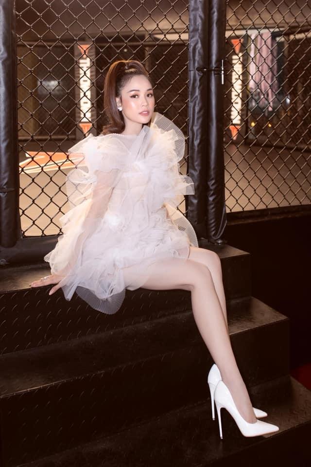 Lại thêm 2 mỹ nhân đụng hàng váy bông tắm với Hương Giang, bất ngờ là Sam tỏa sáng vượt bậc-4