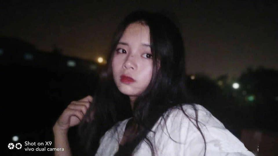 Tin tưởng nhờ bạn trai chụp ảnh, gái xinh ngất trên cành quất khi bị biến thành ma nữ tóc dài-1