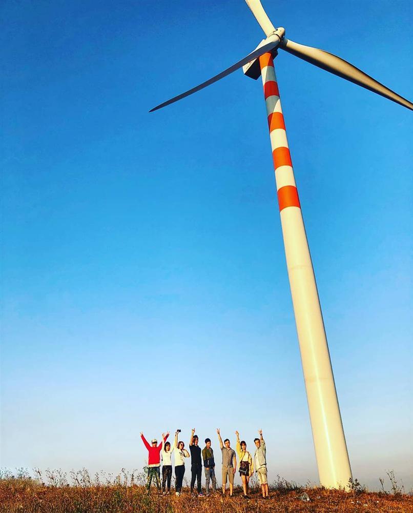 Cánh đồng quạt gió tựa trời Tây ở Đắk Lắk hút giới trẻ check-in-11