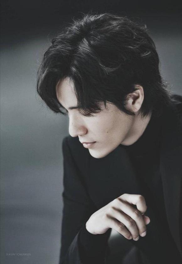 Chỉ với mái tóc mới lạ, Trần Khôn khiến chị em trầm trồ khen ngợi ở tuổi 43 mà trẻ trung như ngoài đôi mươi-5