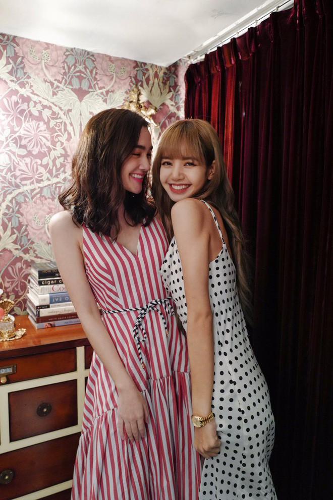 Thúy Vi đụng hàng Lisa (BlackPink): phe bà chủ vựa hoa quả phồn thực hay phe nữ sinh Rich Kid chiến thắng?-2