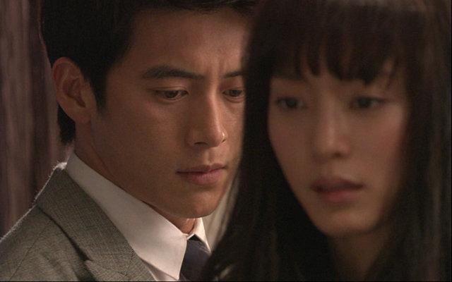 Tôi lỡ đi nhà nghỉ với nhân tình, chồng vào tận giường mặc áo cho vợ, kéo tay về một lời không nói-2