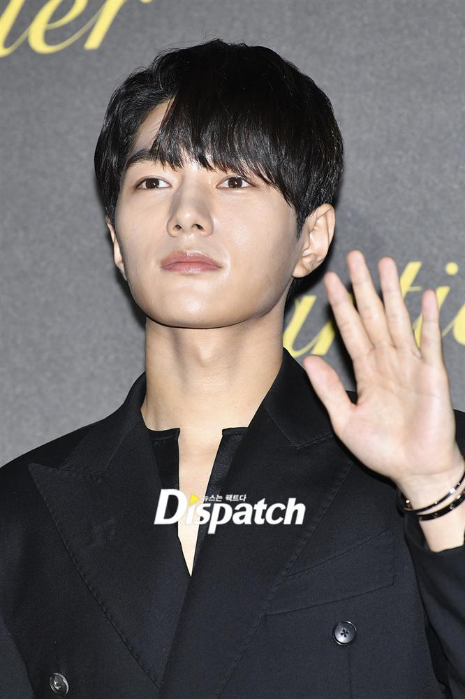 BLACKPINK Jisoo đẹp quyến rũ sau tin đồn hẹn hò, đọ sắc bên hồ ly Shin Min Ah-13