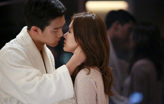 Sau 1 cuộc điện thoại ngay ngày cưới, cô dâu quyết tháo trả vàng viết đơn ly hôn-1