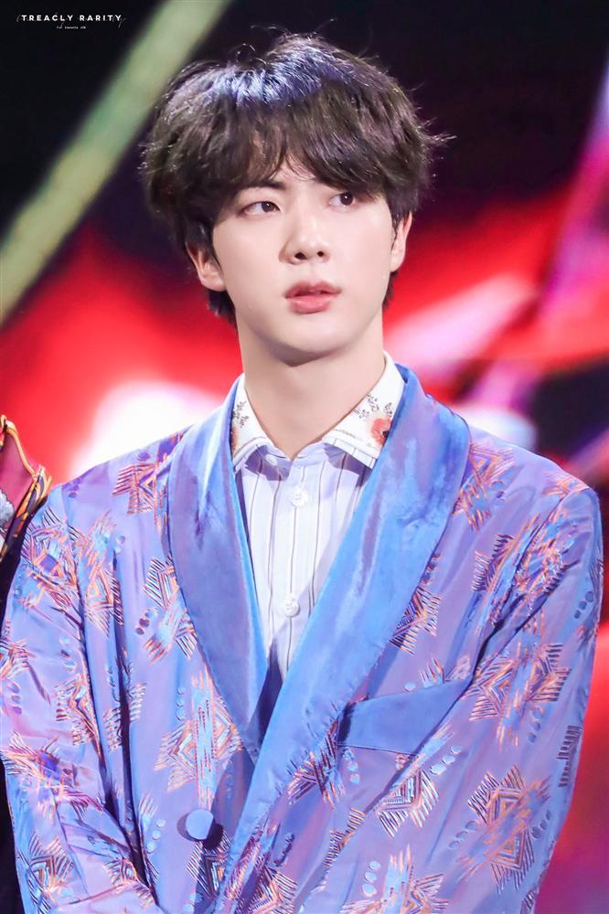 Một nam idol bị nghiệp quật không trượt phát nào vì hồn nhiên rêu rao chuyện Jin (BTS) keo kiệt bủn xỉn-5