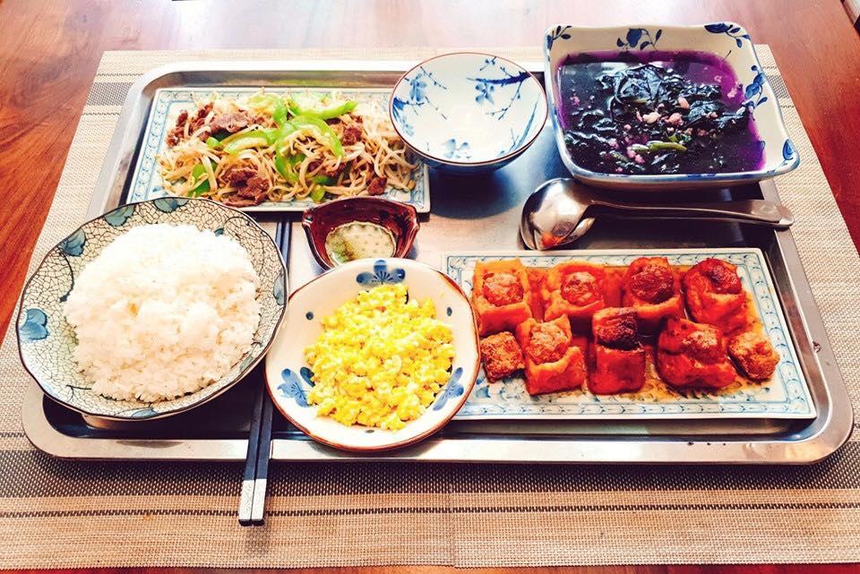 Con dâu nguyện đẻ đến khi nào không đẻ được nữa thì thôi vì mâm cơm mẹ chồng nấu ngày ở cữ quá xuất sắc-1