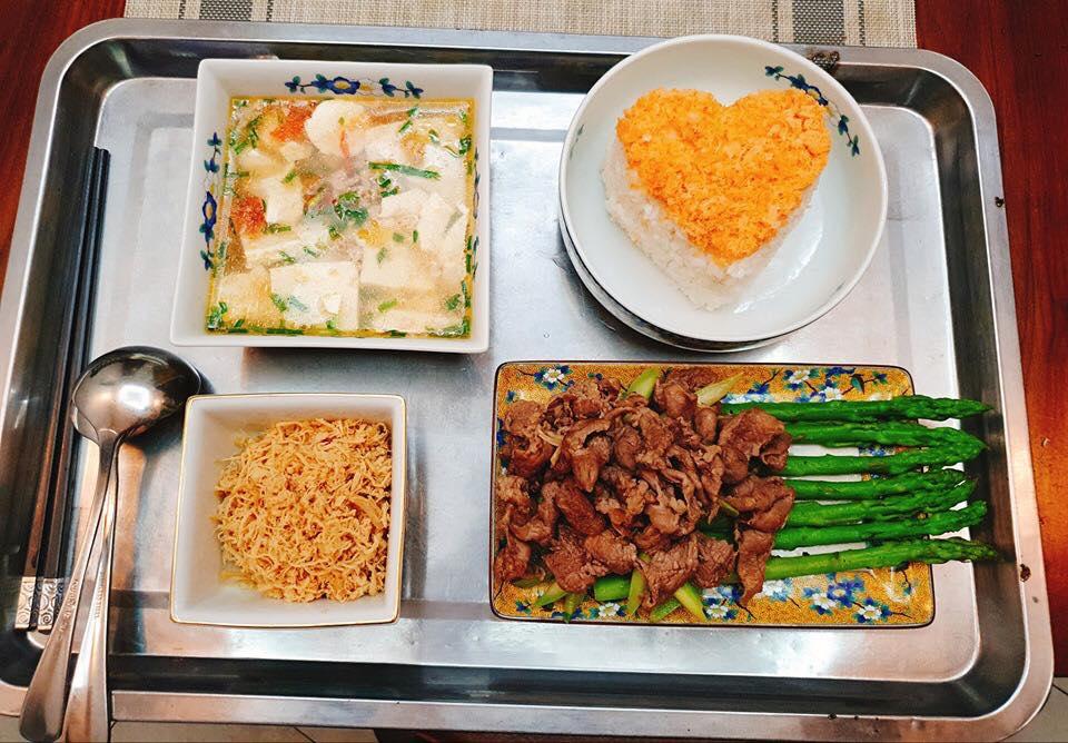 Con dâu nguyện đẻ đến khi nào không đẻ được nữa thì thôi vì mâm cơm mẹ chồng nấu ngày ở cữ quá xuất sắc-12