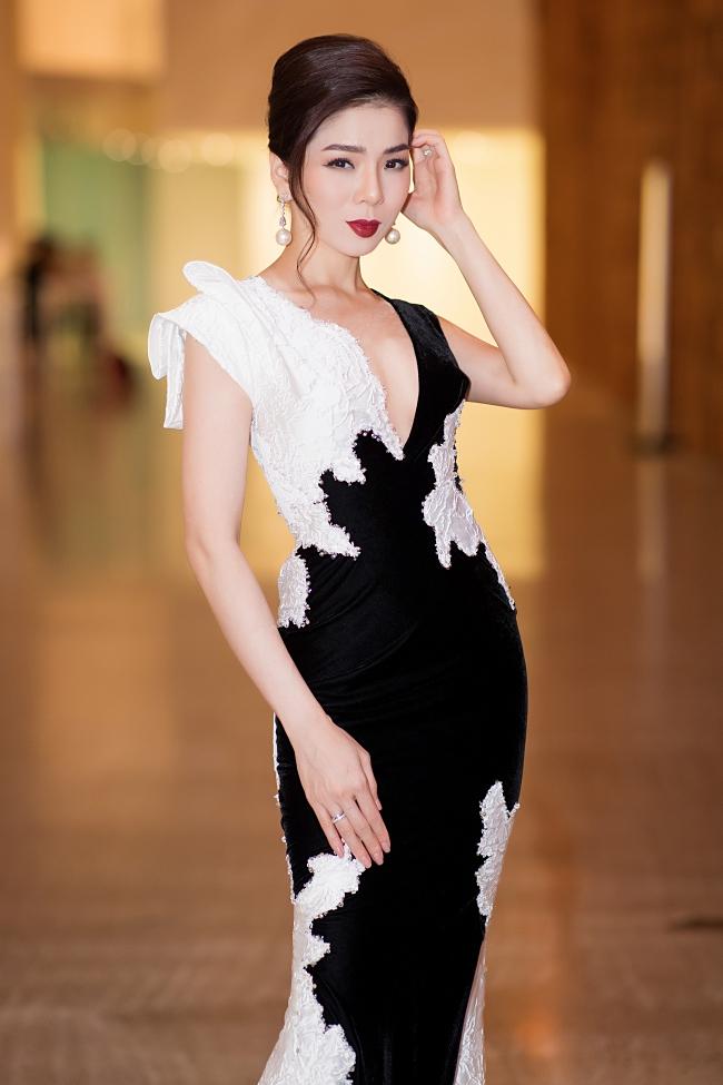 Hát hay không ai bàn cãi, nhưng thân hình đồng hồ cát của Lệ Quyên mới là điều khiến bao người mơ ước-2