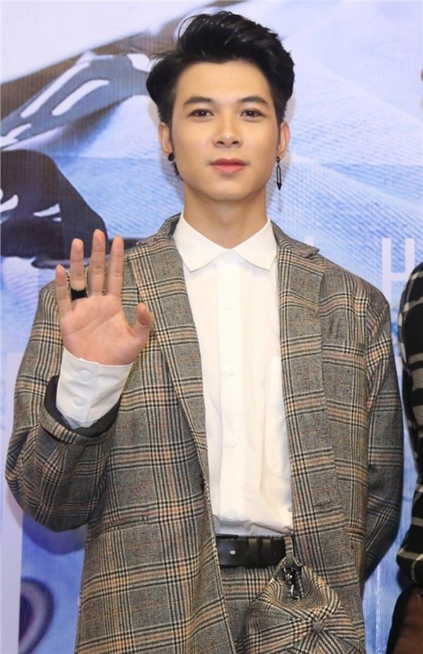 Anh Tú săn tim gái lạ bằng bản cover hit mới của Tóc Tiên, fan nhận ra nữ chính là Diệu Nhi qua... tiếng thở dài-1