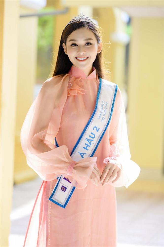 Diễn viên Việt Anh trang điểm nữ tính bất ngờ - Đỗ Mỹ Linh lại có màn họa mặt già chát chúa-5