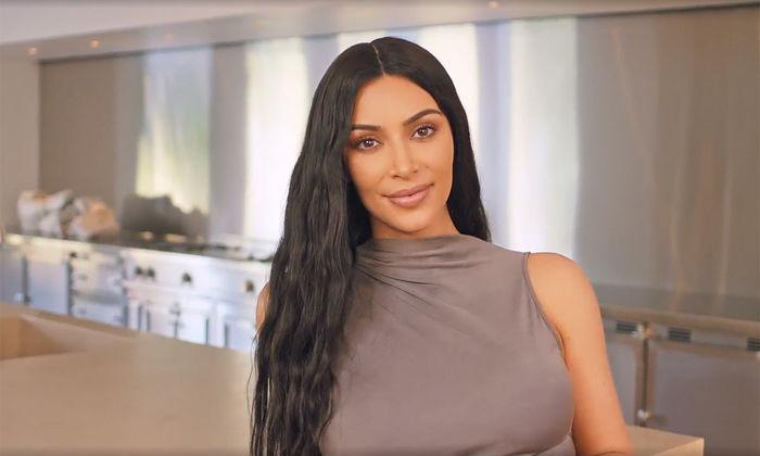 Kim Kardashian chia sẻ ảnh mặt mộc đầy vết tấy đỏ do căn bệnh vẩy nến để lại khiến ai nhìn cũng xót xa-5