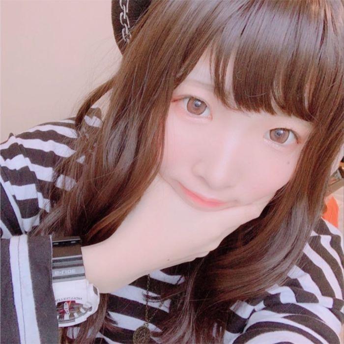 Hotgirl với gương mặt mộc khiếp hồn nhưng vẫn hút fan cực lớn vì lý do này-1