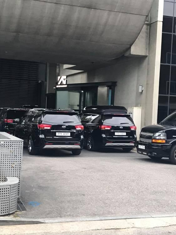 Nghệ sĩ nhà YG ùn ùn kéo đến công ty: Sắp có biến lớn hay một concert gia đình chào đón Big Bang xuất ngũ?-1