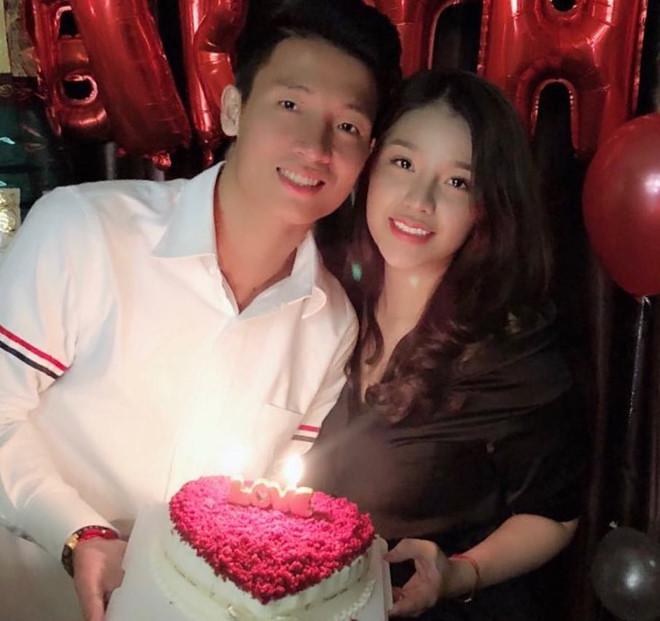 Điểm tên cầu thủ Việt chăm chỉ thể hiện tình cảm với vợ và bạn gái-4