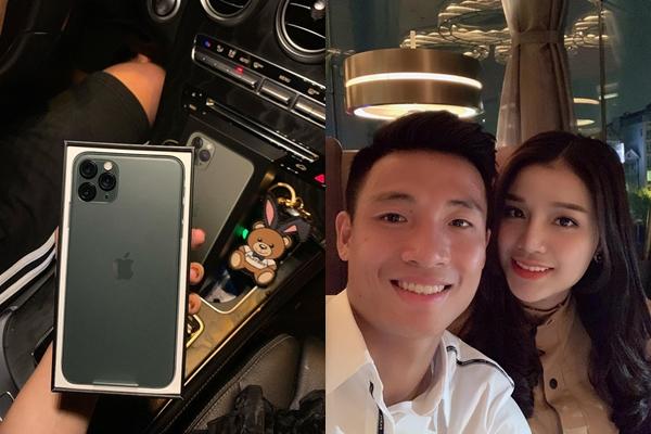 Bạn gái cầu thủ, streamer, hotgirl thi nhau khoe đập hộp iPhone 11-3