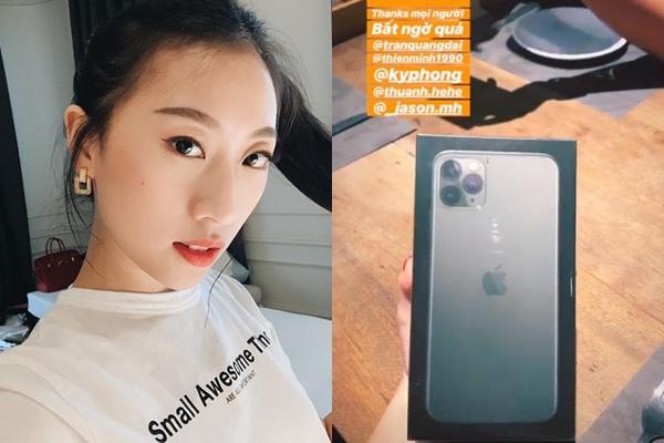 Bạn gái cầu thủ, streamer, hotgirl thi nhau khoe đập hộp iPhone 11-6