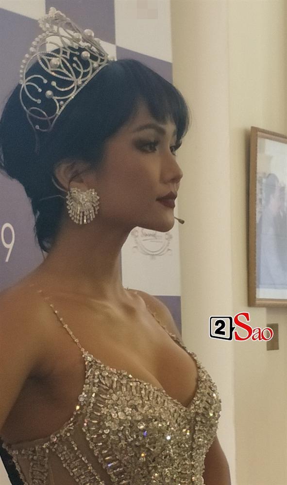 Hoa hậu HHen Niê đẹp cỡ nào trong hình ảnh chụp lén không qua chỉnh sửa?-5