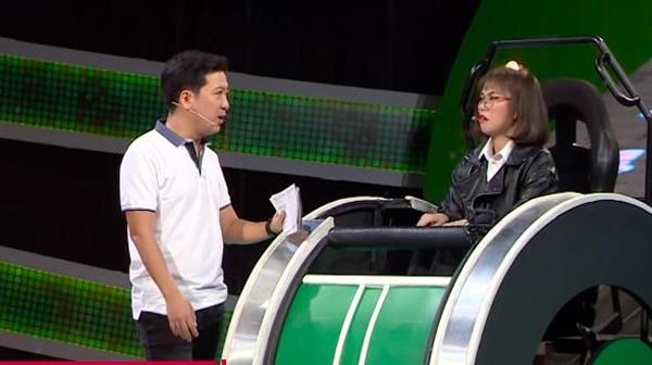 Lê Dương Bảo Lâm đòi đổi MC khi Hari Won đọc câu hỏi ở Nhanh như chớp-3