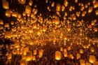 Nghìn ngọn đèn hoa đăng thắp sáng trời đêm Thái Lan
