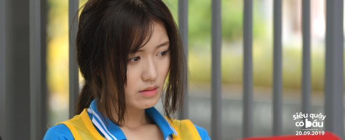 Siêu Quậy Có Bầu: Han Sara mờ nhạt trong phim giáo dục giới tính sáo rỗng-5