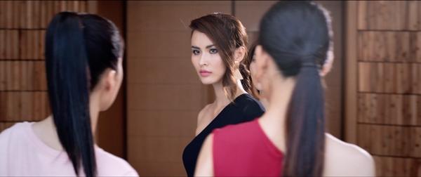 Minh Tú bóp cổ Cao Thiên Trang vì bị chơi xấu trong Hoa Hậu Giang Hồ-2