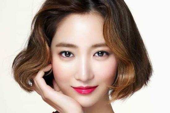 Ai sở hữu đôi môi mỏng trời ban, không giàu có ba họ, cũng đủ ăn dư dả, phú quý cả đời