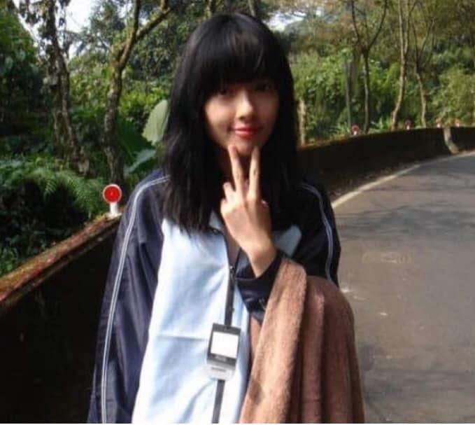 Nhan sắc thời thơ ấu như thiên thần của con dâu ông trùm Hướng Hoa Cường khuấy đảo mạng xã hội-2