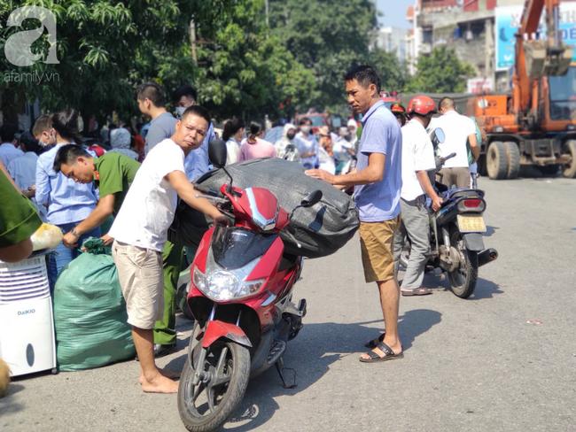 Hà Nội: Cháy chợ Tó ở Đông Anh, hàng trăm tiểu thương hoảng loạn sơ tán của cải-9