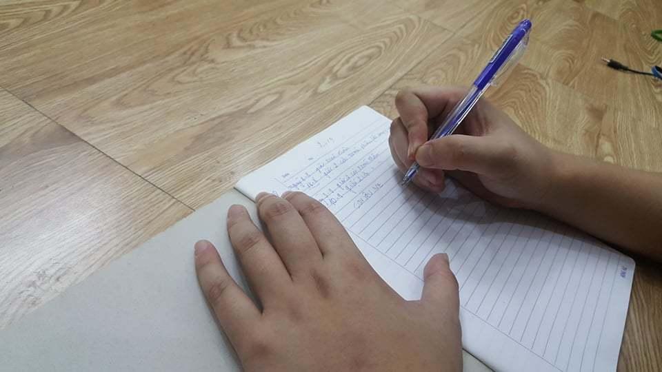 Chàng trai sống thực vật, bệnh viện trả về lo hậu sự bỗng tỉnh dậy sau 3 năm-4