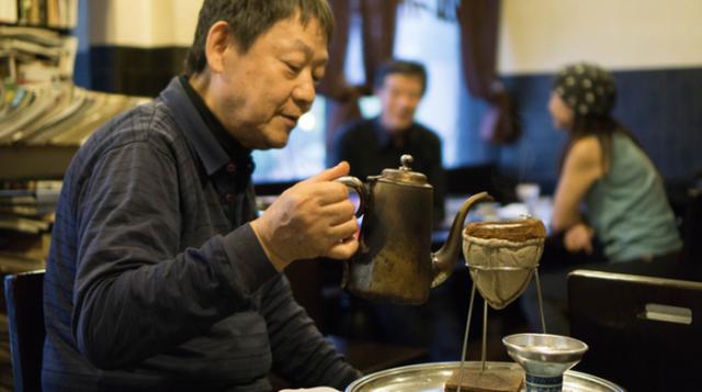 Cốc café siêu đắt, làm từ hạt café ủ trong 22 năm-1