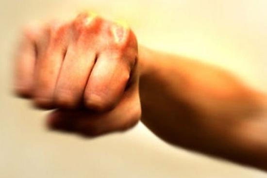 Bác sĩ xin nghỉ việc sau nghi vấn hành hung nữ sinh thực tập