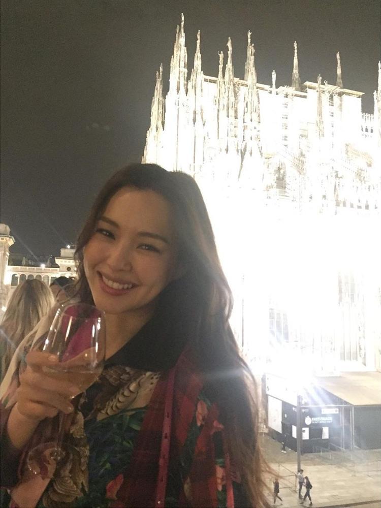 Bản tin Hoa hậu Hoàn vũ 23/9: Nhan sắc HHen Niê trôi dạt nơi xa khi 3 đại mỹ nữ cùng nhau xuất hiện-2